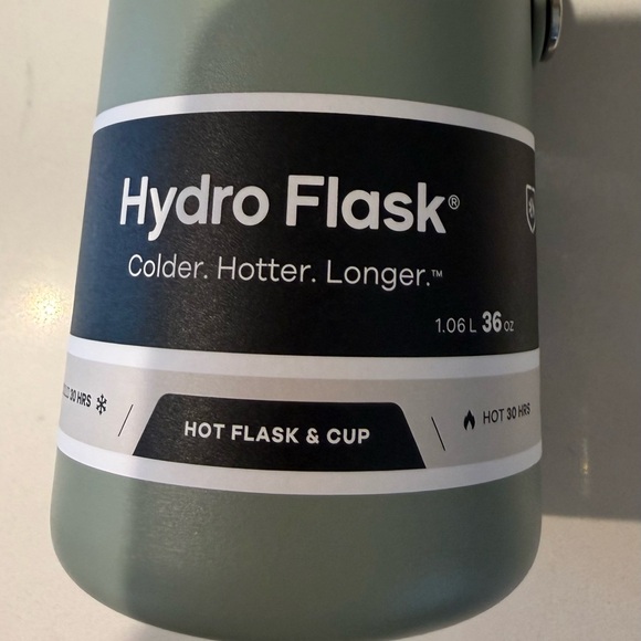 Hydro Flask Insulated Thermos Bottle with cup - Picture 5 of 8